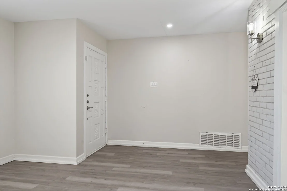 Photo of 1013 North Blvd