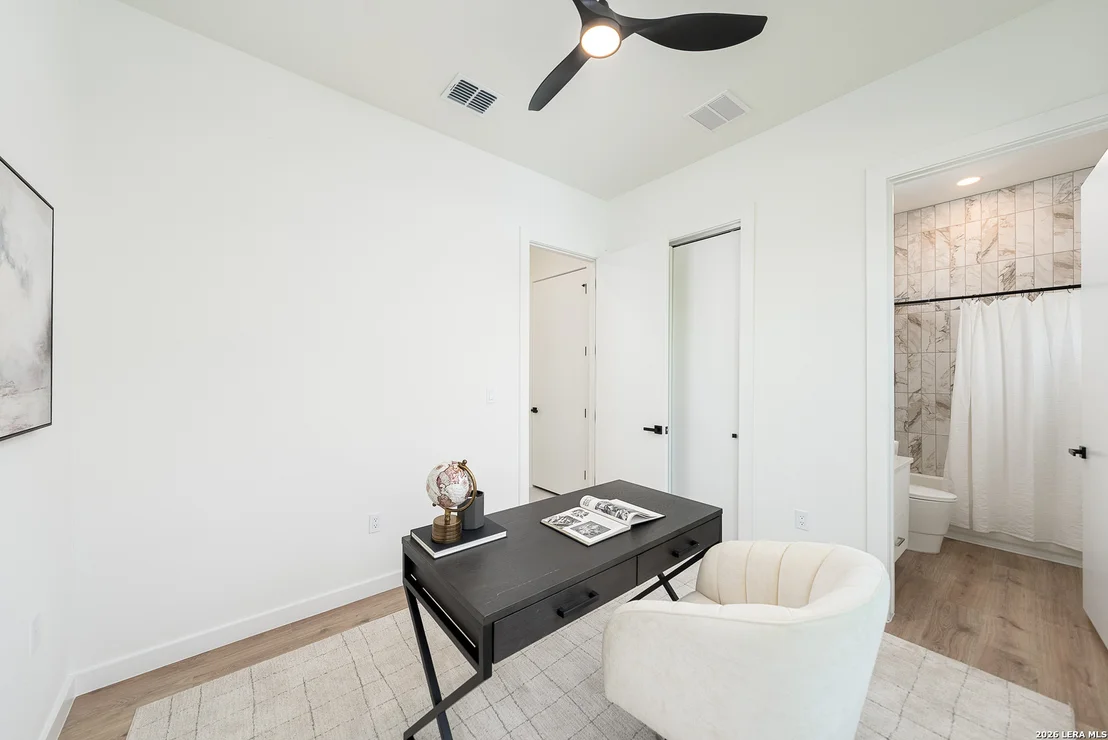 Photo of 707 Lone Cir