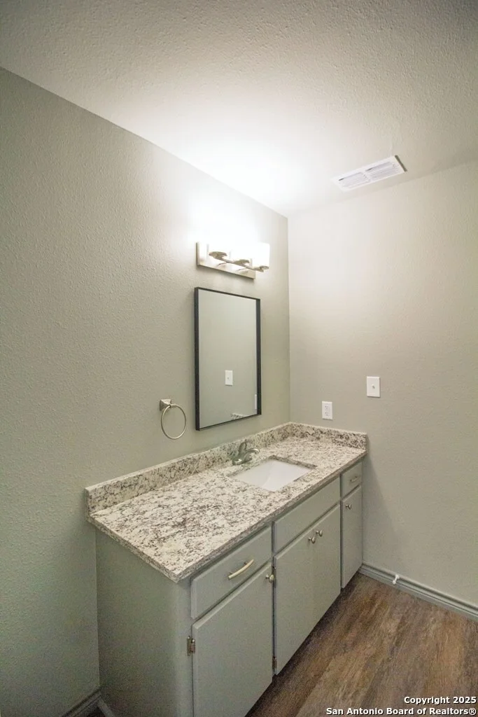 Photo of 806 W Powell