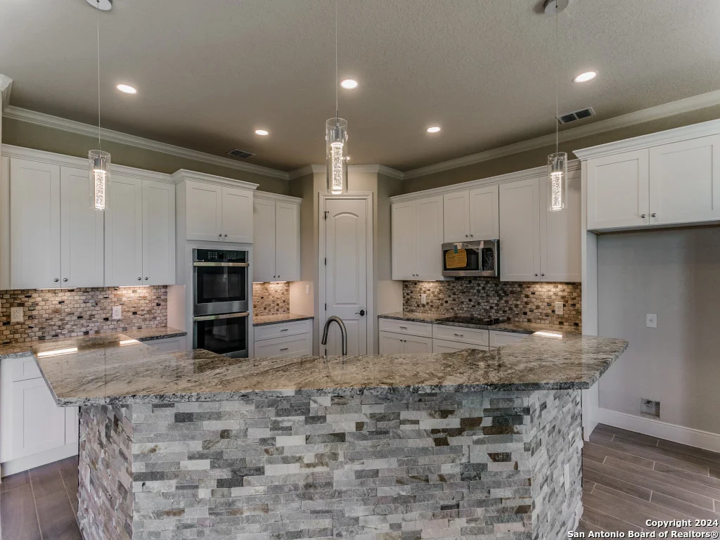 Photo of 929 MOONLIGHT DR