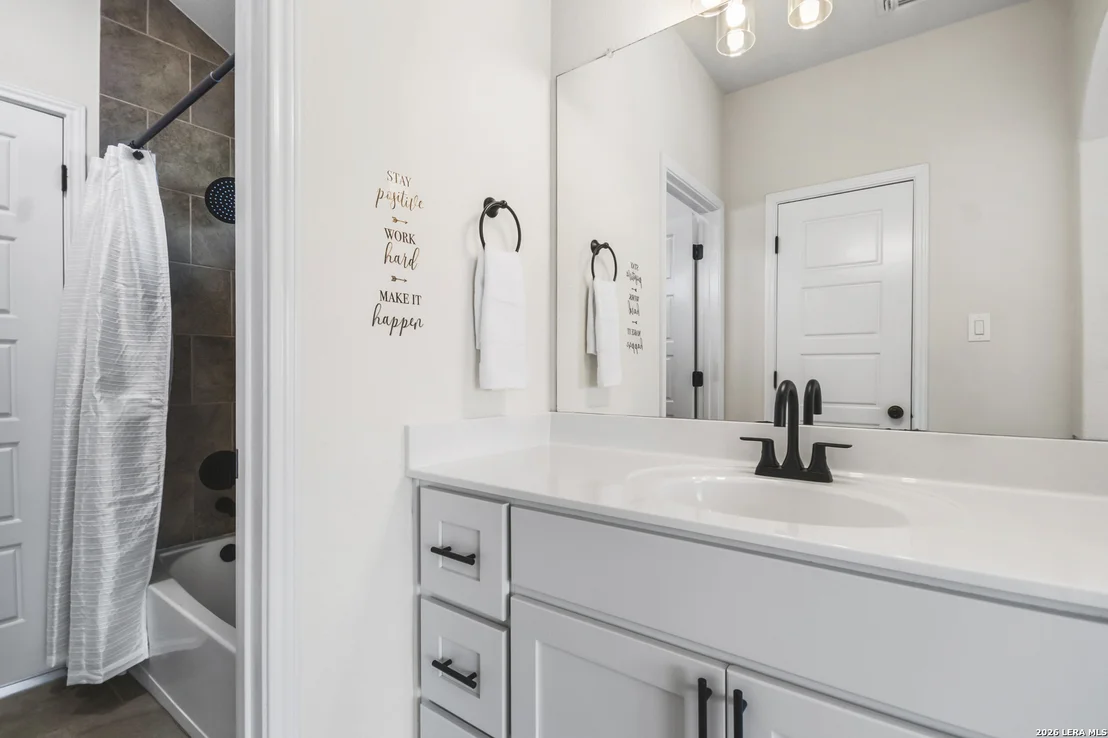 Photo of 417 BEE CAVES CV