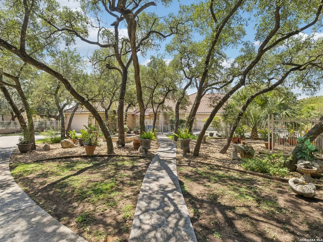 Photo of 2 Galleria Drive