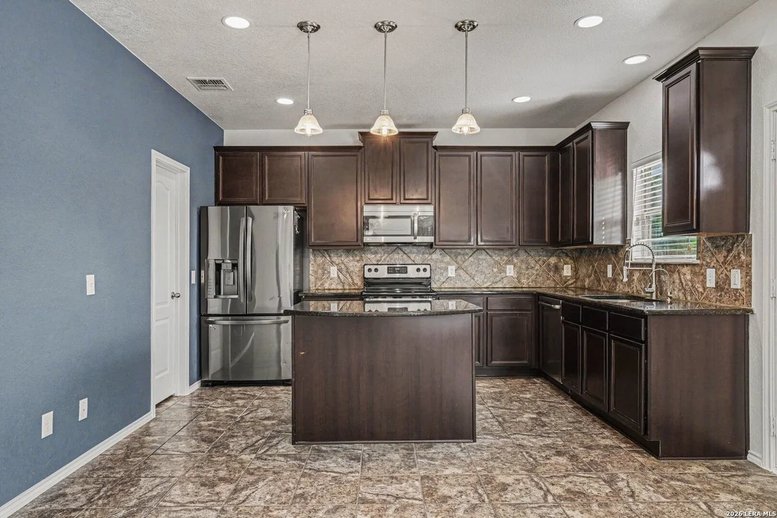Photo of 8410 Puente