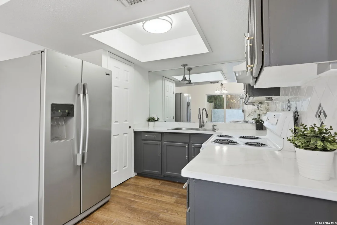 Photo of 8112 Scottshill