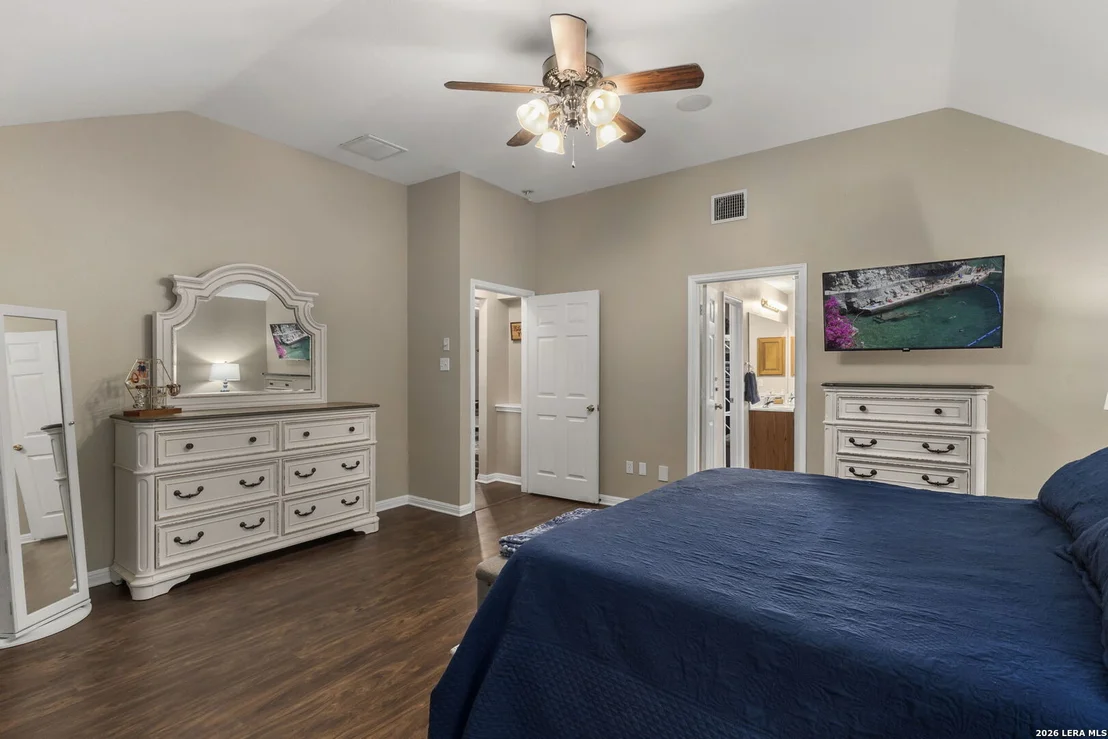 Photo of 266 MAIDSTONE CV