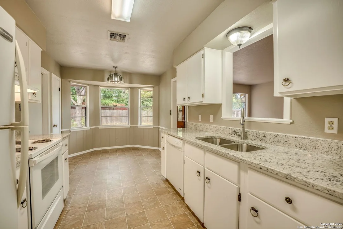 Photo of 6915 FOREST GRV