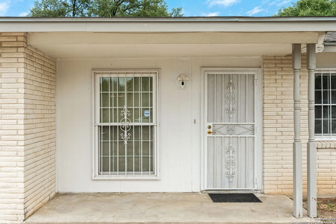 Photo of 6719 Lucerne