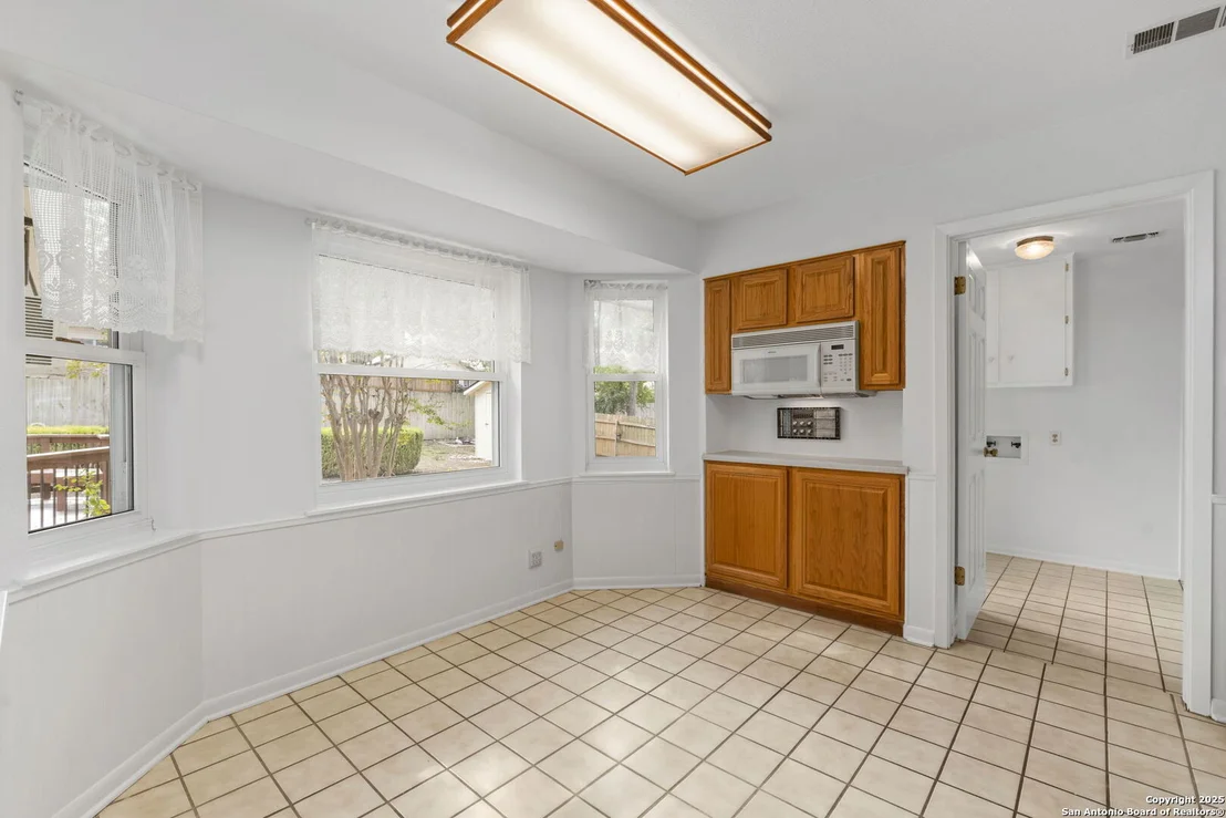 Photo of 5922 Windhaven