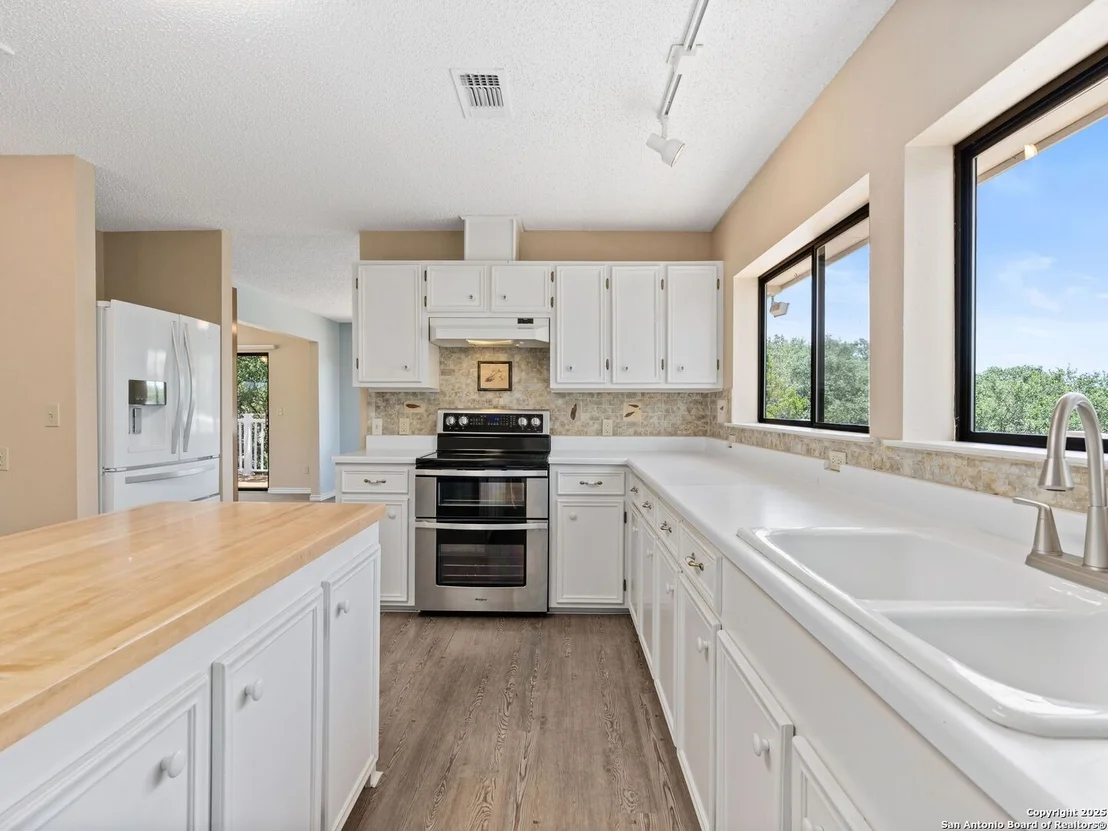 Photo of 200 Cedar Park