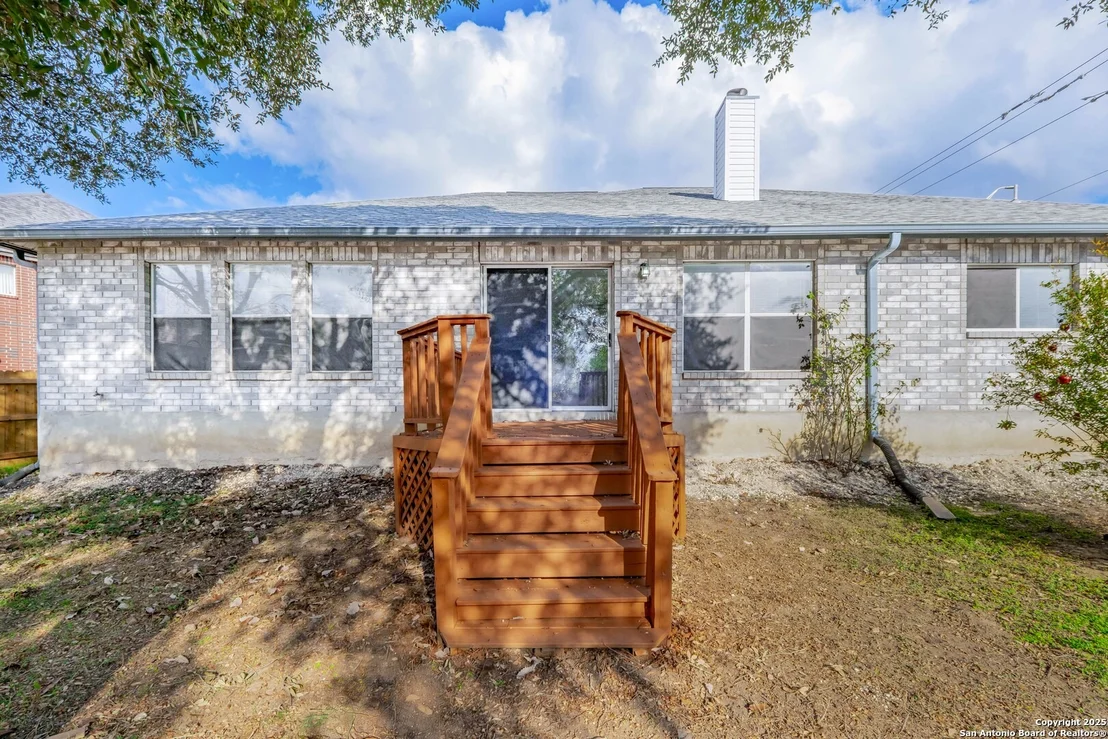 Photo of 7403 Legend Point Dr