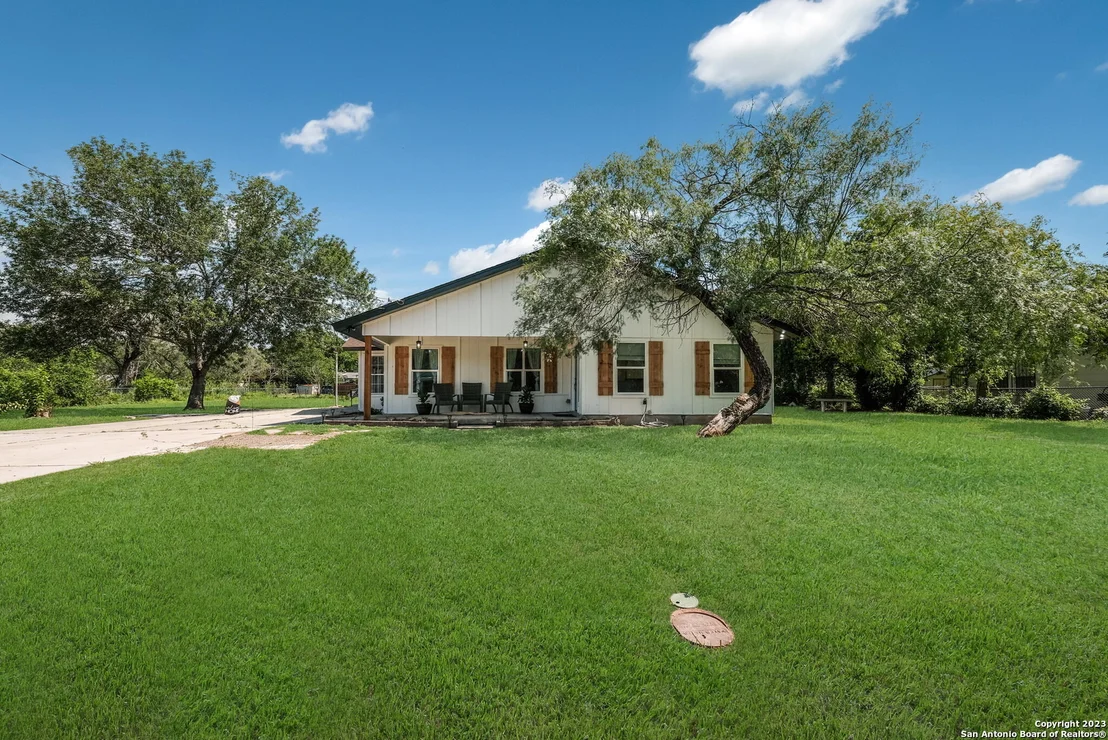 Photo of 427 MCCAULEY BLVD