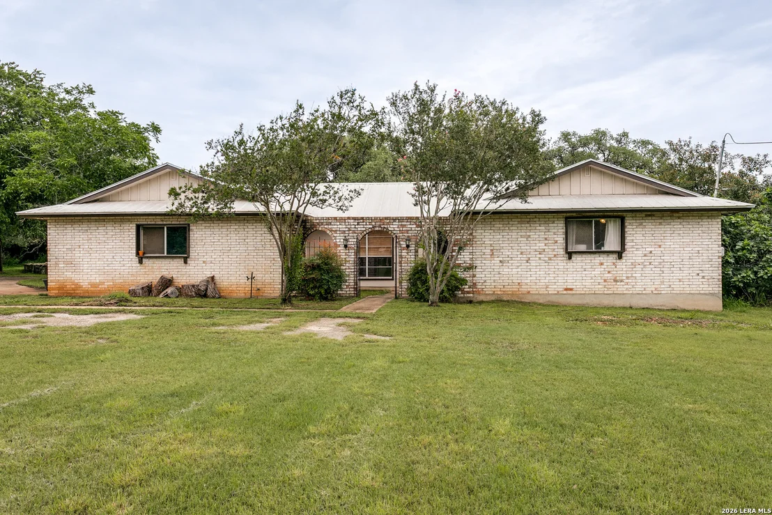 Photo of 3881 MENGER DR