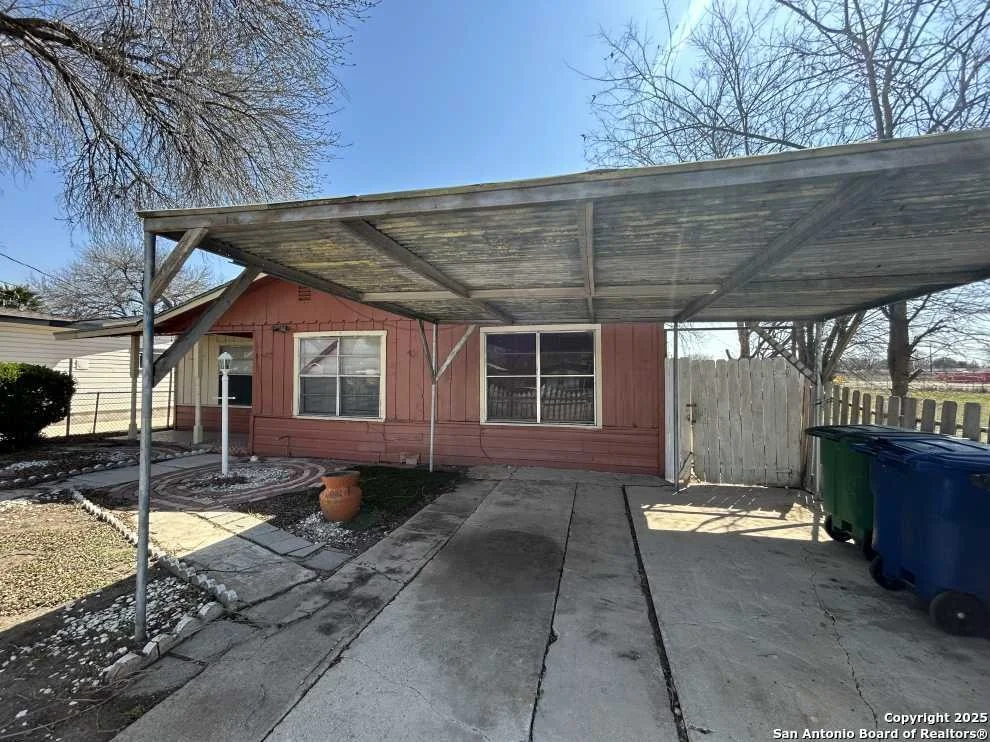 Photo of 1438 Drury