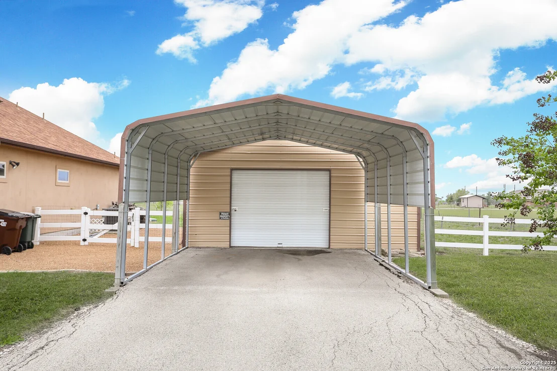 Photo of 861 County Road 464