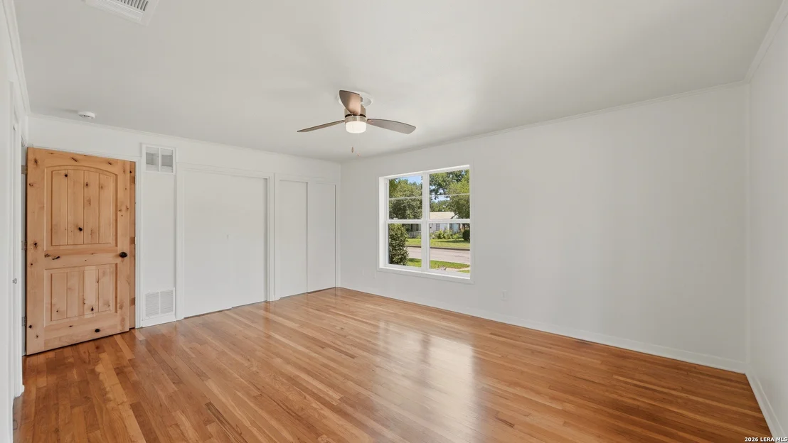 Photo of 596 WILLOW AVE