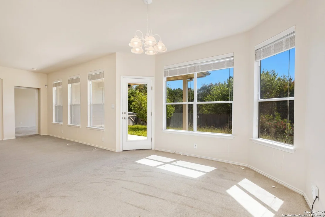 Photo of 14204 Auberry