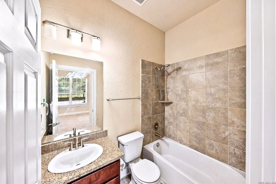 Photo of 11812 Field Bend
