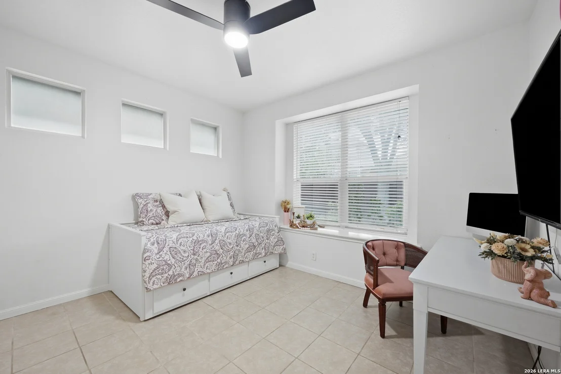 Photo of 254 MAIDSTONE CV