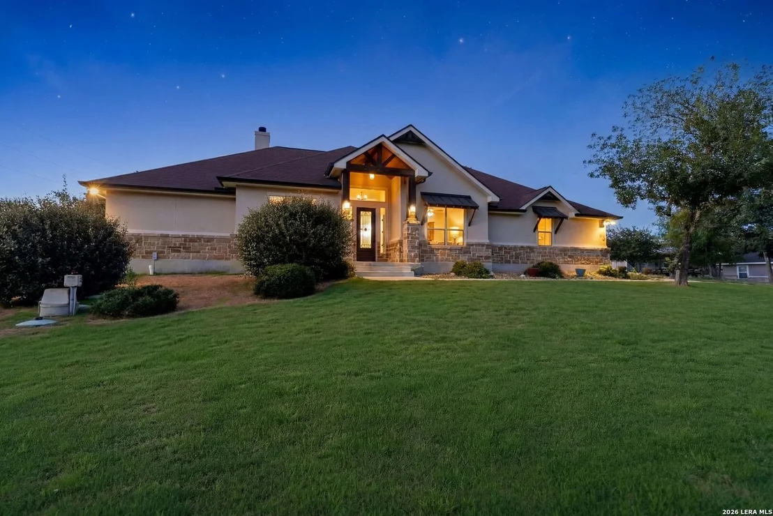 Photo of 1009 Bluebonnet Ln