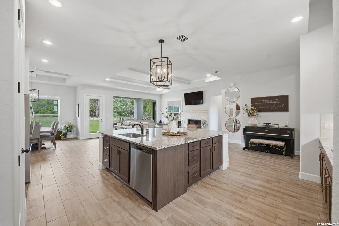 Photo of 212 HIGH POINT CIR
