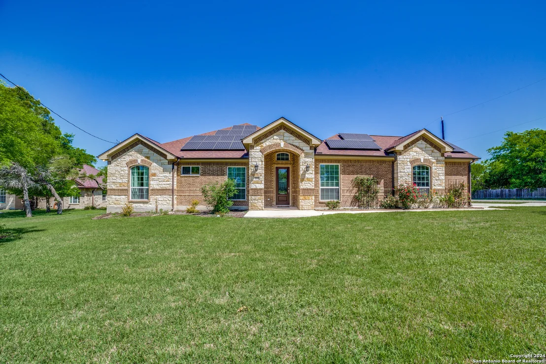 Photo of 712 COUNTY ROAD 3823
