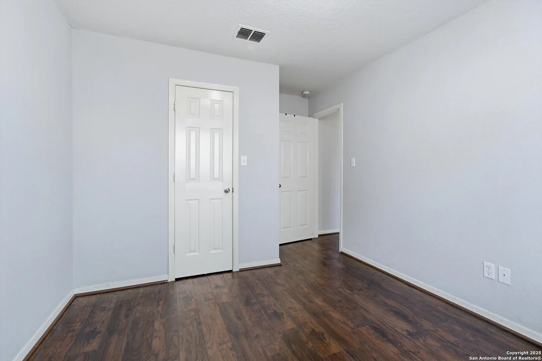 Photo of 8242 Pioneer Oak