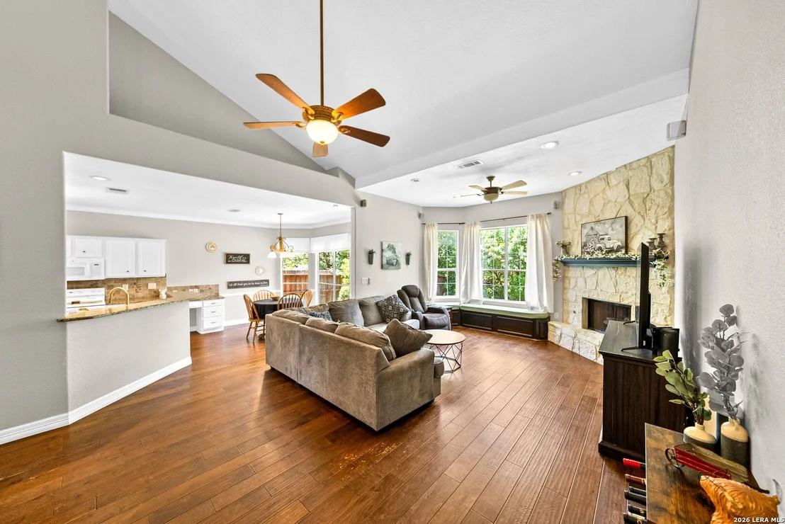Photo of 9347 Llano Verde