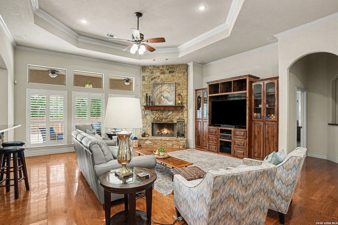 Photo of 233 MEADOWLARK LN