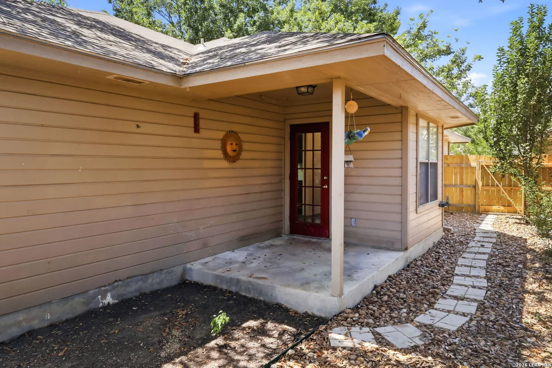Photo of 15 SHADOW CIR