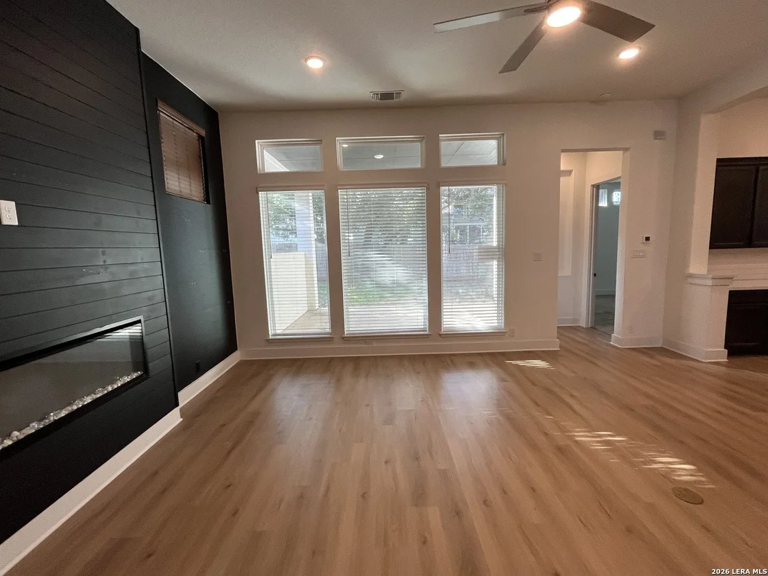 Photo of 419 Aurora Basin