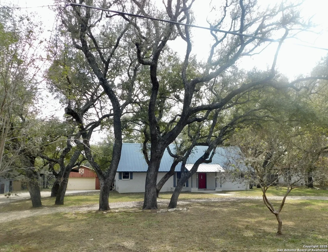 Photo of 30 CRESTLINE DR