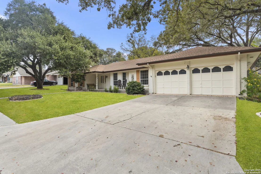 Photo of 5922 Windhaven