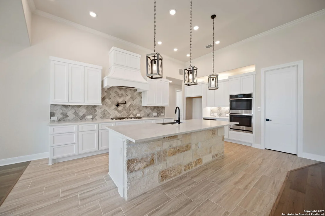 Photo of 107 Chama Dr.