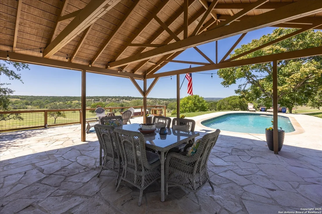 Photo of 461 Center Point Dr