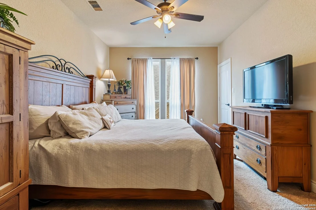 Photo of 8905 Soaring Oak