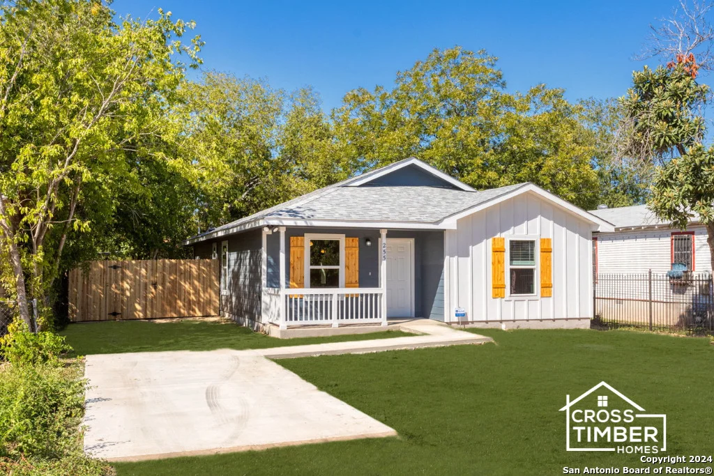 Photo of 255 CORLISS