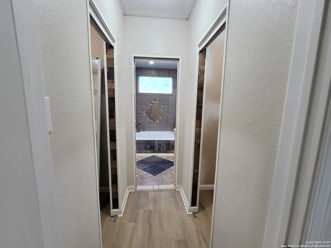 Photo of 9235 Lasswell