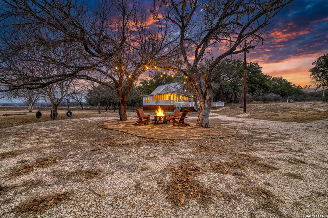 Photo of 1674 Flat Rock