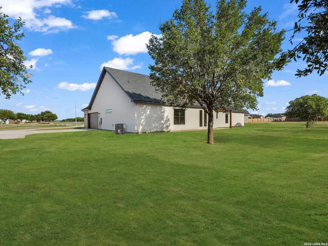 Photo of 101 W MEDIUM MEADOW DR