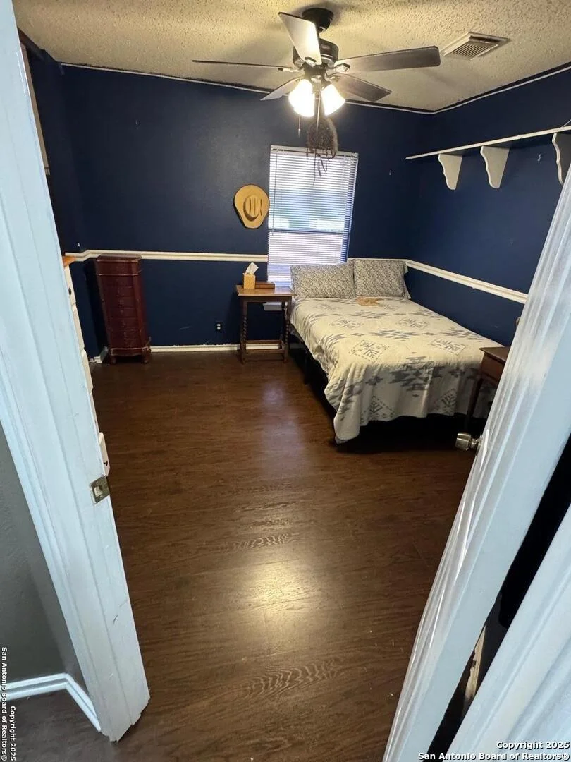 Photo of 9835 diamond cliff