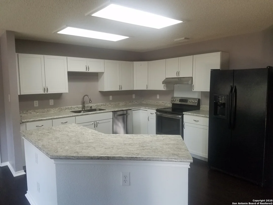 Photo of 261 SAMANTHA DR