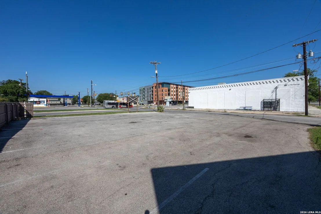 Photo of 302 W Euclid