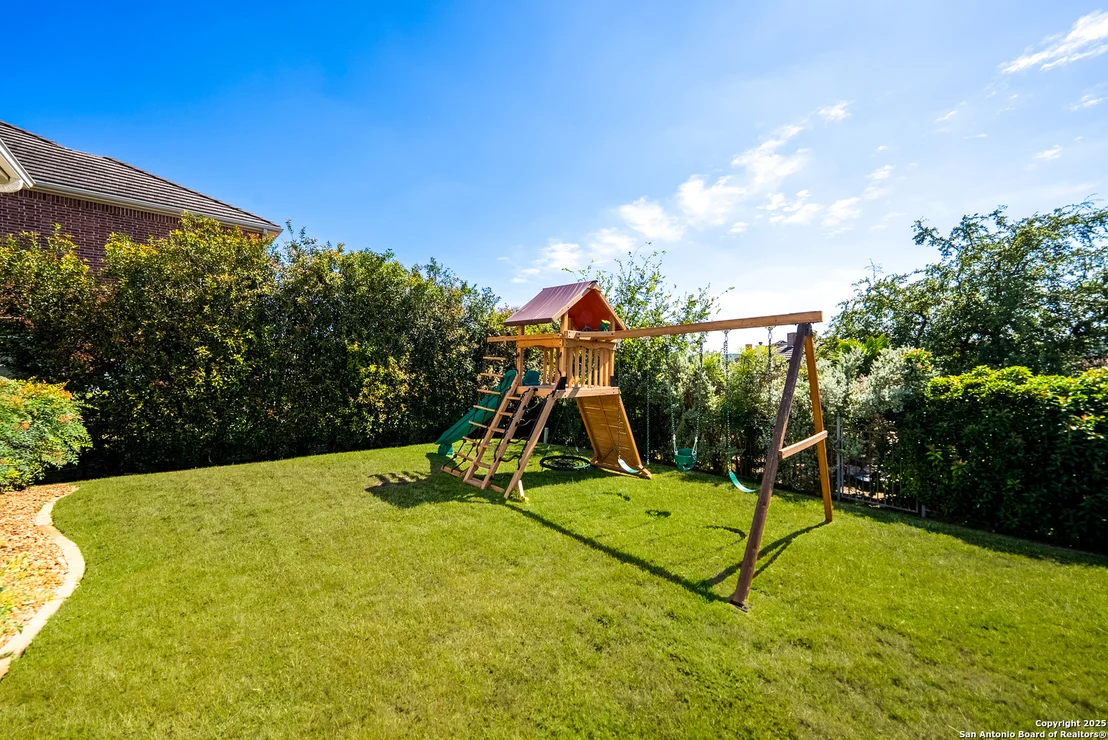 Photo of 24806 Ellesmere