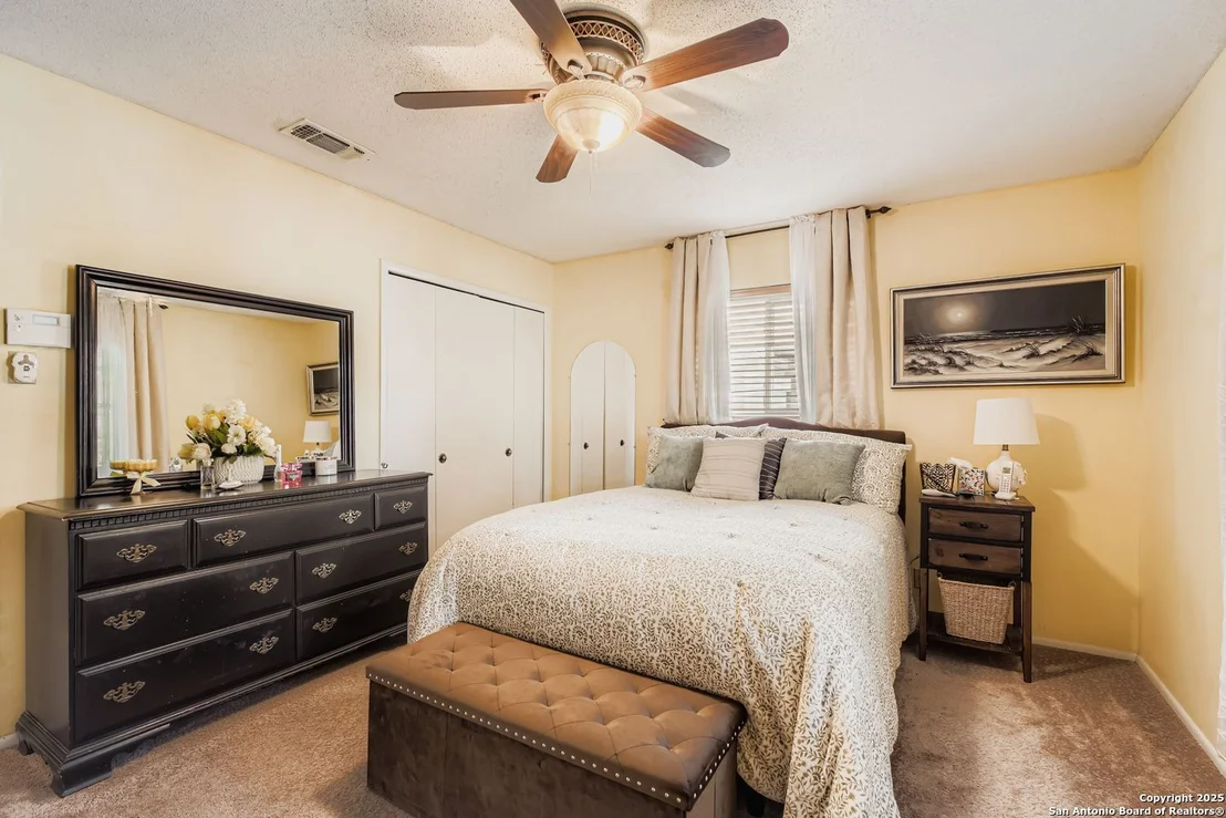 Photo of 6730 Desilu
