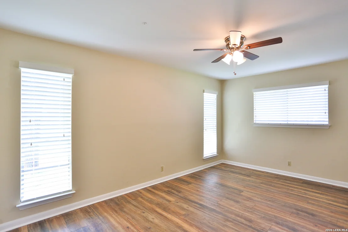 Photo of 131 CREEKSIDE DR