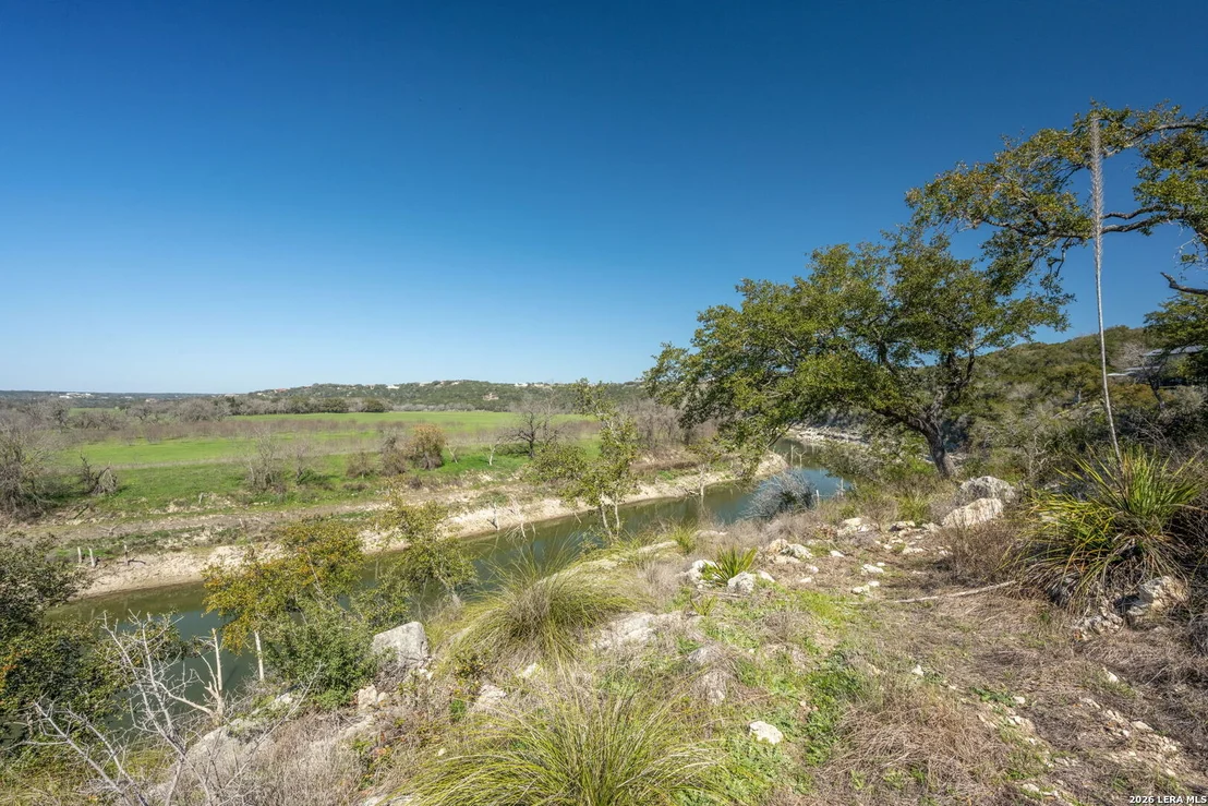 Photo of 365 RIVER CLIFF PL