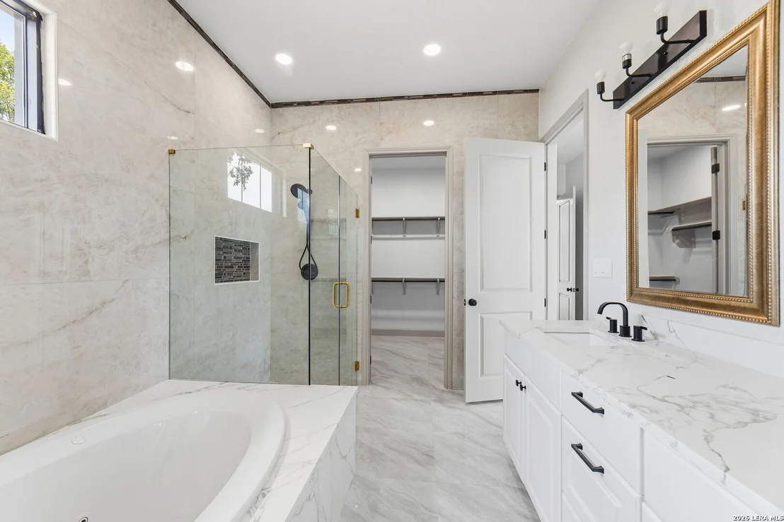Photo of 8220 Alton Blvd