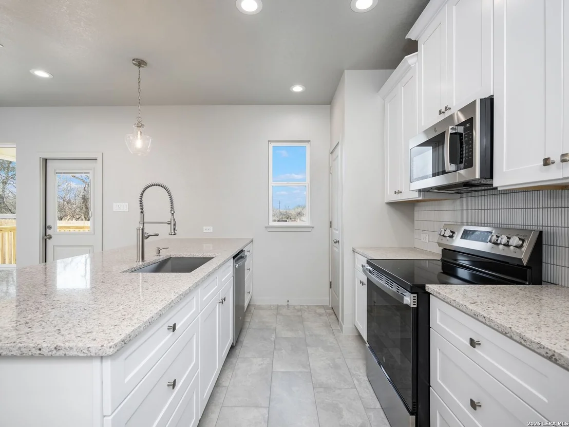 Photo of 14657 Main St