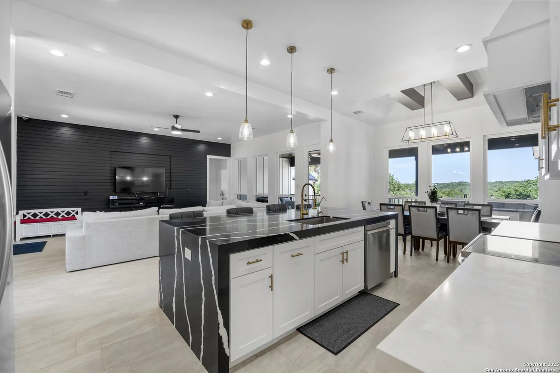 Photo of 1101 Persimmon