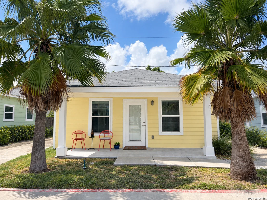 Photo of 137 OASIS CIR